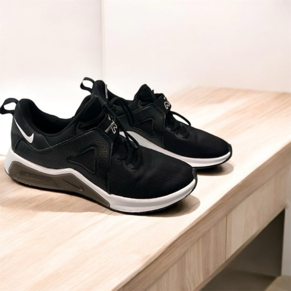 Nike Air Max Bella TR 5 women’s size 7